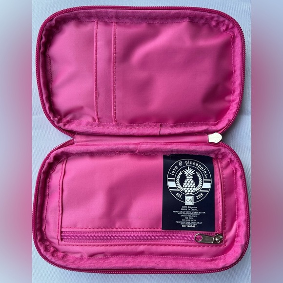 Love & Pineapples Teal and Pink Pineapple Heart Wristlet Clutch - Picture 3 of 5